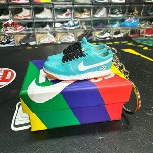 Mini Sneaker SB Dunk 58 McLaren Keychain